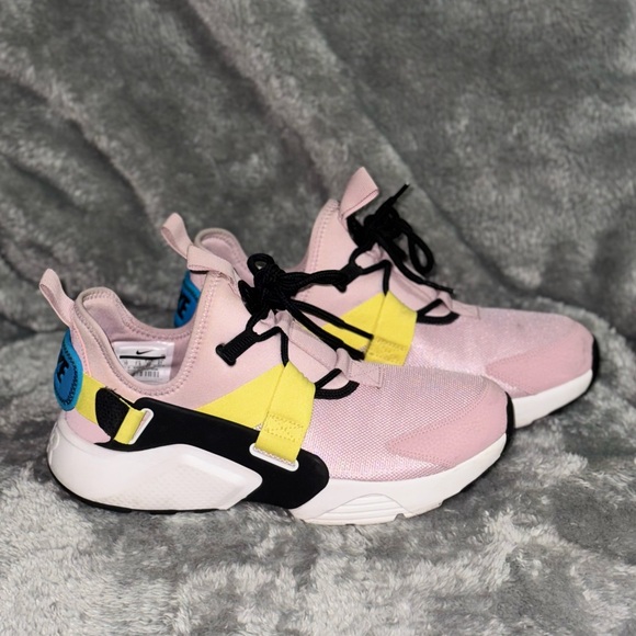 Nike Air Huarache City Low (pink) - Picture 2 of 4